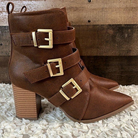Journee Collection Shoes - Journee Collection Brown & Gold Buckle Ankle Biker Pointed Booties Size 6 NEW